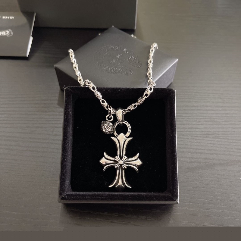 Ch**me He**ts necklaces